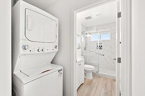 Modern Home Near Pasadena Garage Full Kitchen