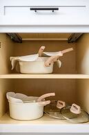 Modern Home Near Pasadena Garage Full Kitchen