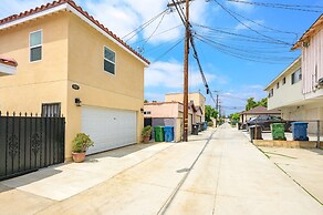 Modern Home Near Pasadena Garage Full Kitchen