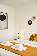 Modern Home Near Pasadena Garage Full Kitchen