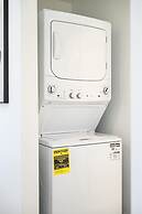 Modern Home Near Pasadena Garage Full Kitchen