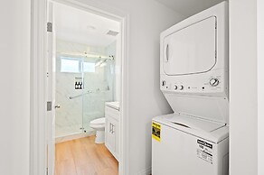 Cozy Modern Stay in Alhambra 30plus Days Welcome