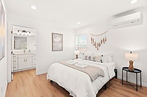 Cozy Modern Stay in Alhambra 30plus Days Welcome