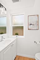 Cozy Modern Stay in Alhambra 30plus Days Welcome