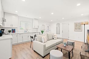 Cozy Modern Stay in Alhambra 30plus Days Welcome