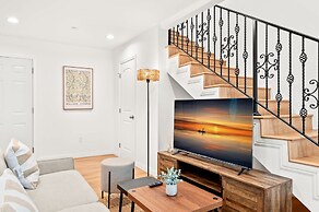 Cozy Modern Stay in Alhambra 30plus Days Welcome