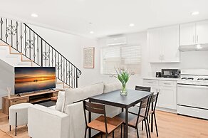 Cozy Modern Stay in Alhambra 30plus Days Welcome