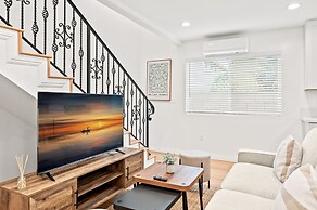 Cozy Modern Stay in Alhambra 30plus Days Welcome