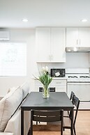 Cozy Modern Stay in Alhambra 30plus Days Welcome