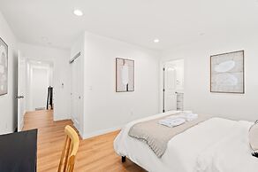 Cozy Modern Stay in Alhambra 30plus Days Welcome