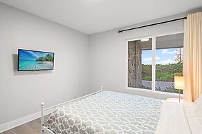 Luxury Hilltop Stay Pool Views Sleeps Many