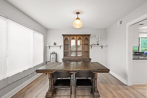 Luxury Hilltop Stay Pool Views Sleeps Many