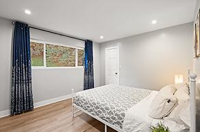 Luxury Hilltop Stay Pool Views Sleeps Many