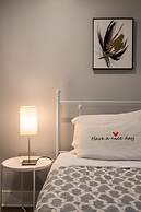 Luxury Hilltop Stay Pool Views Sleeps Many