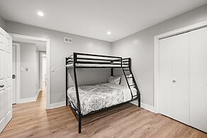 Luxury Hilltop Stay Pool Views Sleeps Many