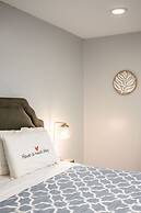 Luxury Hilltop Stay Pool Views Sleeps Many