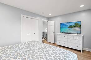 Luxury Hilltop Stay Pool Views Sleeps Many