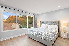 Luxury Hilltop Stay Pool Views Sleeps Many