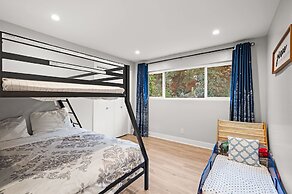 Luxury Hilltop Stay Pool Views Sleeps Many