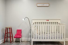 Luxury Hilltop Stay Pool Views Sleeps Many