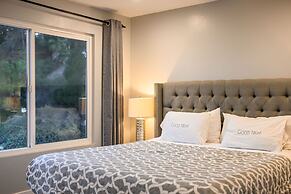 Luxury Hilltop Stay Pool Views Sleeps Many