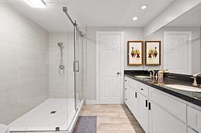 Luxury Hilltop Stay Pool Views Sleeps Many