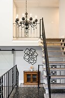 Luxury Hilltop Stay Pool Views Sleeps Many