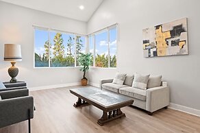 Luxury Hilltop Stay Pool Views Sleeps Many