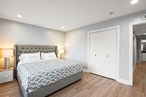 Luxury Hilltop Stay Pool Views Sleeps Many