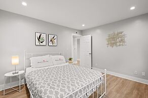 Luxury Hilltop Stay Pool Views Sleeps Many