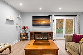 Luxury Hilltop Stay Pool Views Sleeps Many