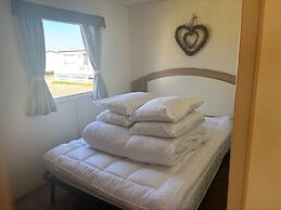 Robin Hood 3-bed Caravan, Sleeps 8, Pet Friendly