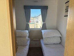 Robin Hood 3-bed Caravan, Sleeps 8, Pet Friendly