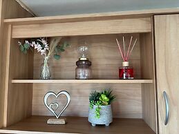 Robin Hood 3-bed Caravan, Sleeps 8, Pet Friendly