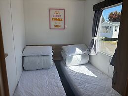 Robin Hood 3-bed Caravan, Sleeps 8, Pet Friendly