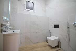 Alis Apartments