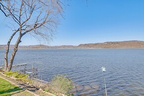 Riverfront Home w/ Seasonal Dock in Wabasha!