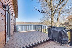 Riverfront Home w/ Seasonal Dock in Wabasha!
