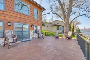 Riverfront Home w/ Seasonal Dock in Wabasha!