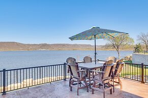 Riverfront Home w/ Seasonal Dock in Wabasha!