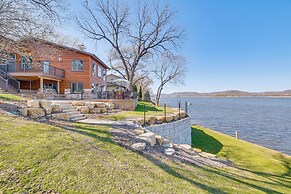 Riverfront Home w/ Seasonal Dock in Wabasha!