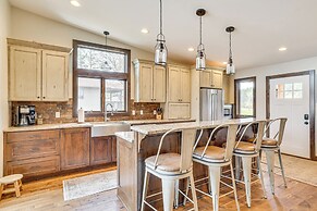 Riverfront Home w/ Seasonal Dock in Wabasha!