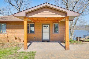 Riverfront Home w/ Seasonal Dock in Wabasha!