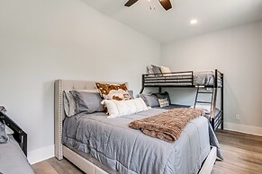 6 Mi to Lake Somerville: Barndominium on 20 Acres