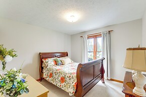 Bike, Fish, Golf & More: Stately Tudor in Mogadore