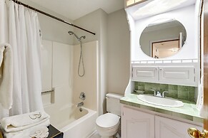 Bike, Fish, Golf & More: Stately Tudor in Mogadore