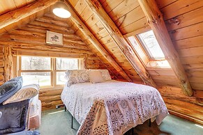 Near Trails, Lakes & Slopes: Cabin in Walpole!