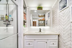 10 Mi to Beaches: Home w/ Pool Access in Largo!