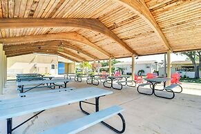 10 Mi to Beaches: Home w/ Pool Access in Largo!