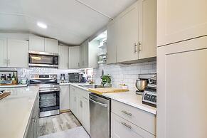 10 Mi to Beaches: Home w/ Pool Access in Largo!